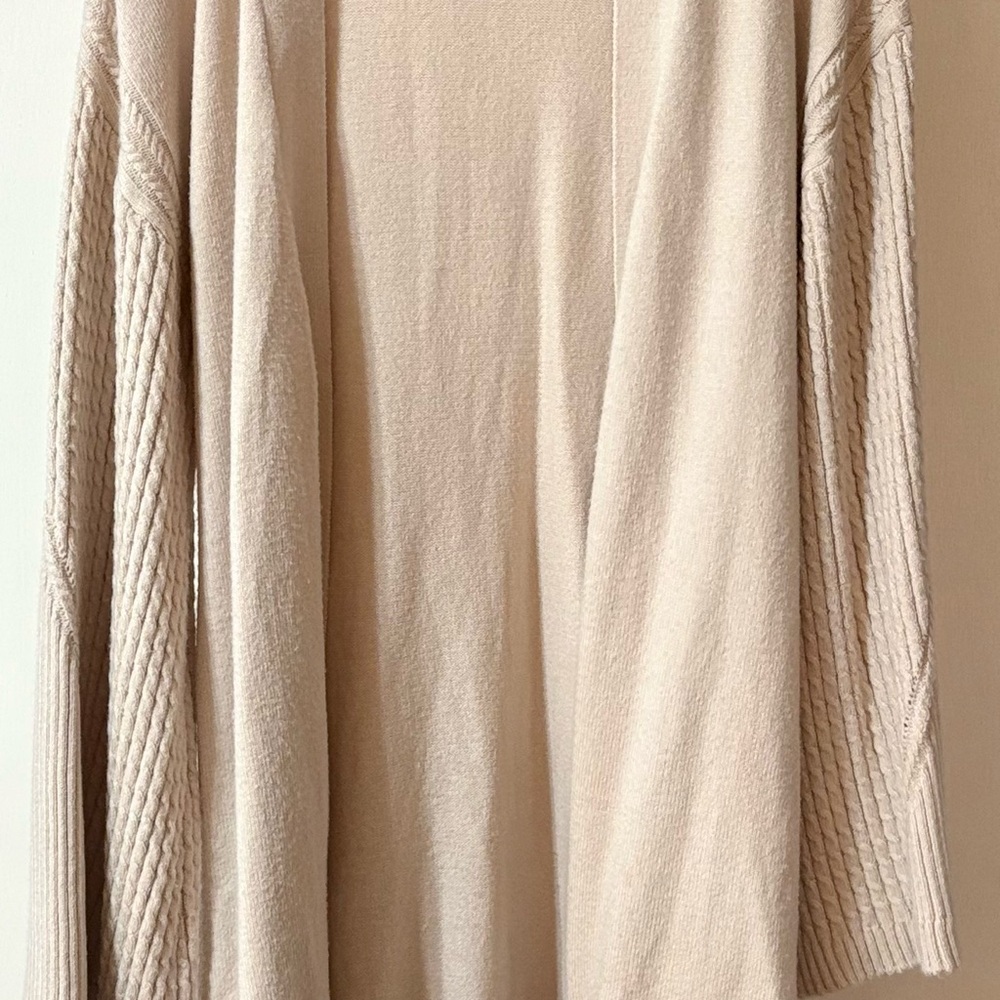 Elegant Tahari Oatmeal Cardigan